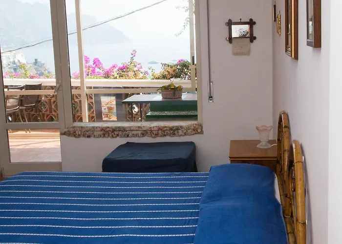 Bouganville & Sea * Amalfi