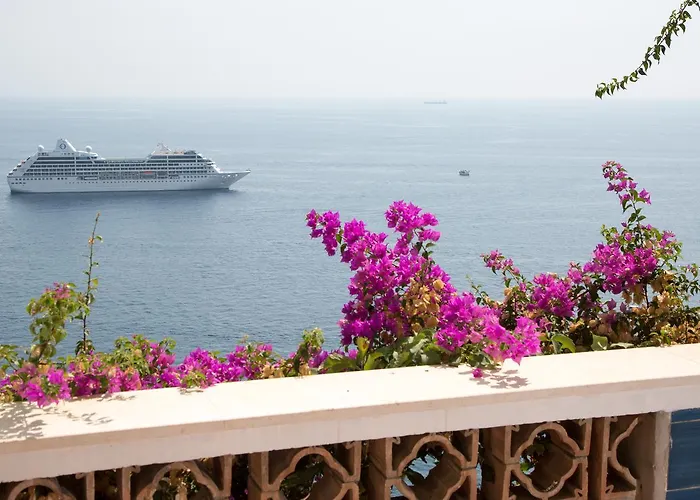 Bouganville & Sea Apartment *